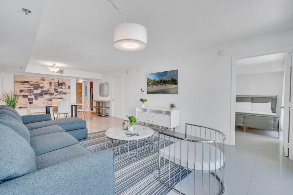 Luxurious Private Unit With Parking Apartment Miami Exterior photo